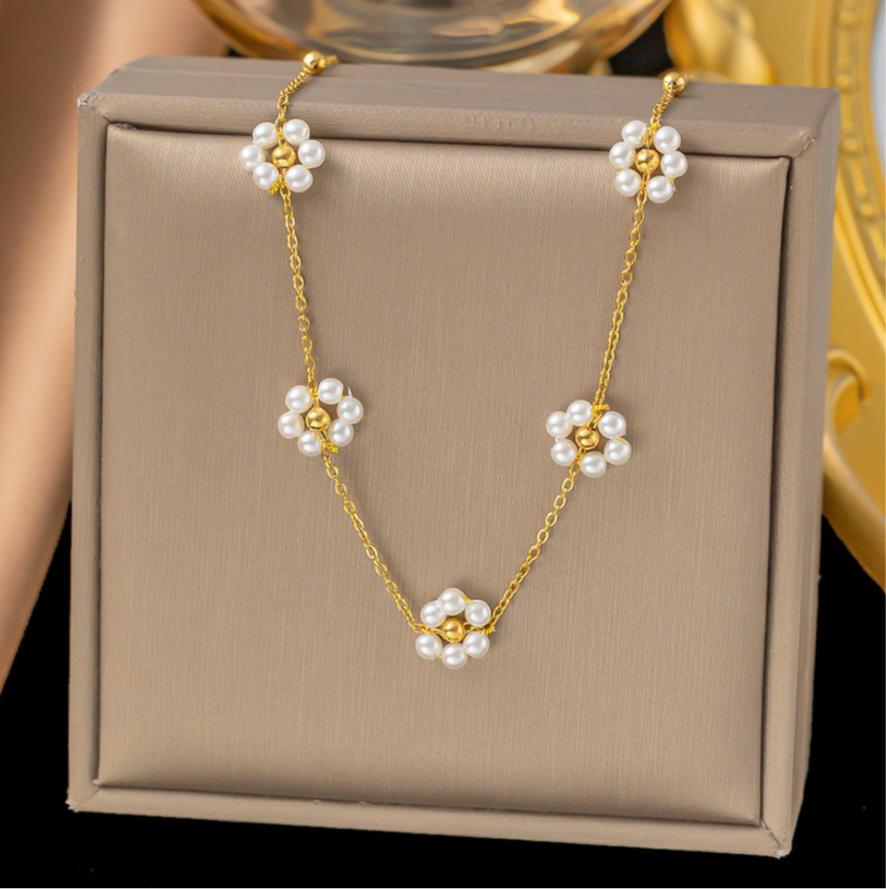 White floral necklace