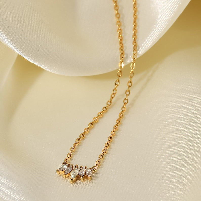 Miss Dainty Necklace
