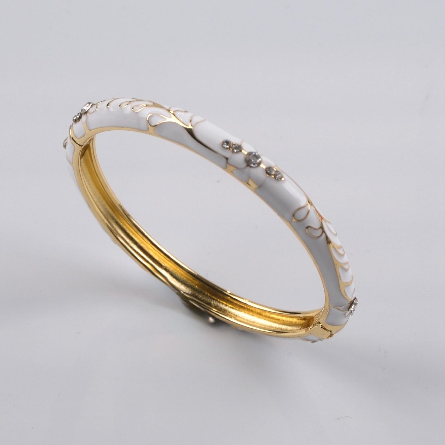 White floral vintage bangle (Pack of 1)