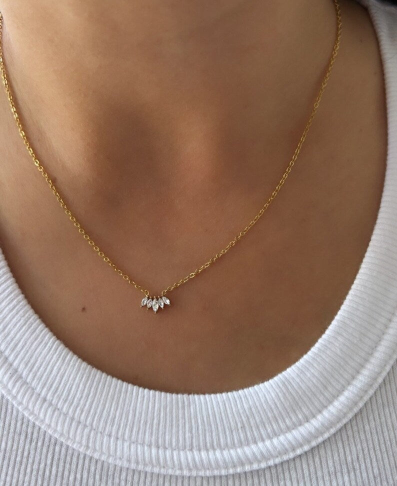 Miss Dainty Necklace