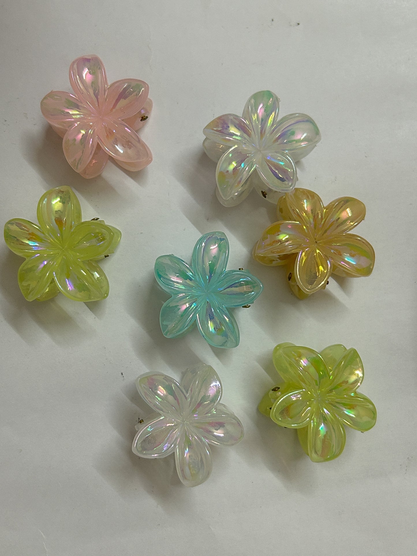 Halo mini flower claw clip