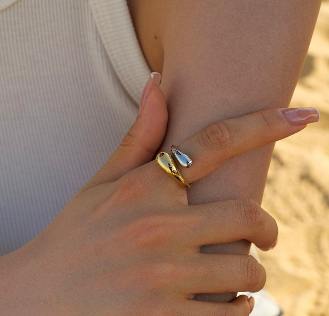Twilight Twist Ring