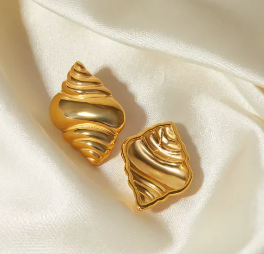 Golden Croissant Earring