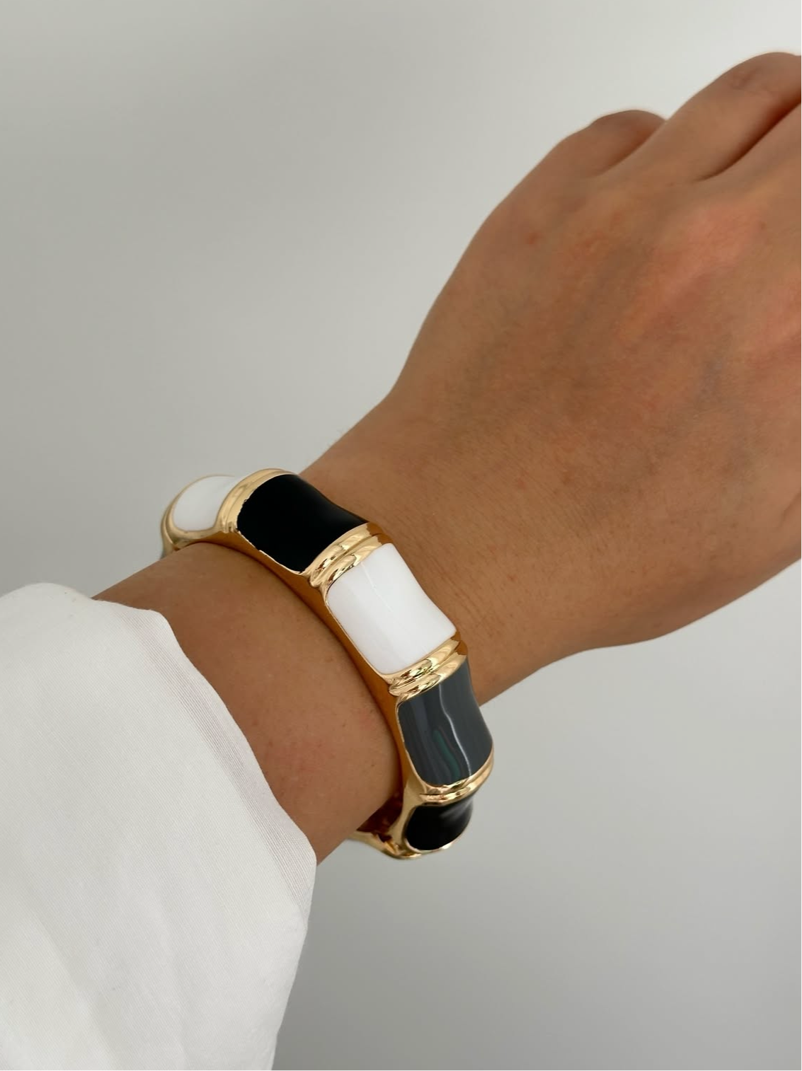 Classic Baddie Cuff (Pack of 1)