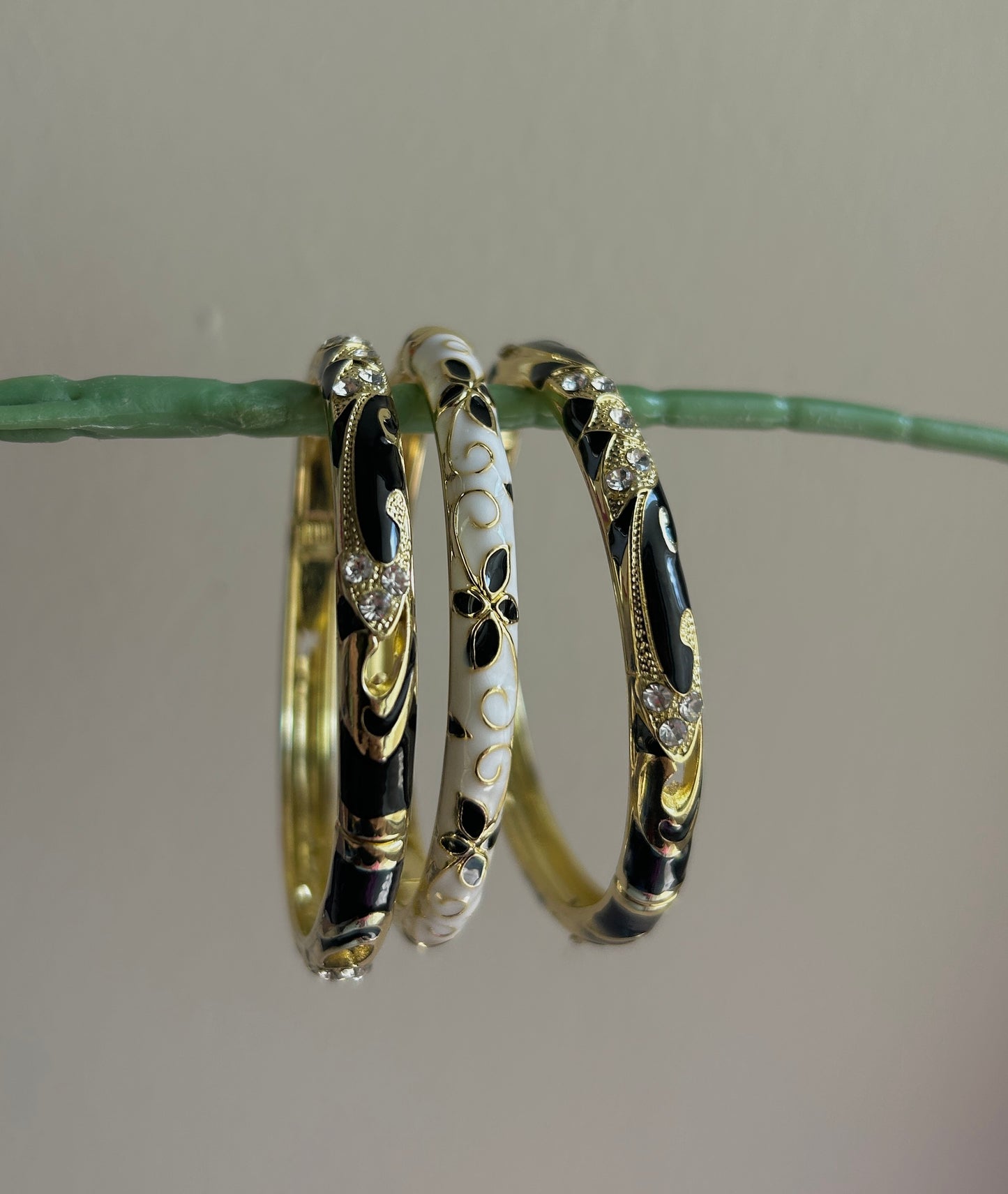 Noir & Pearl Stack- Pack of 3
