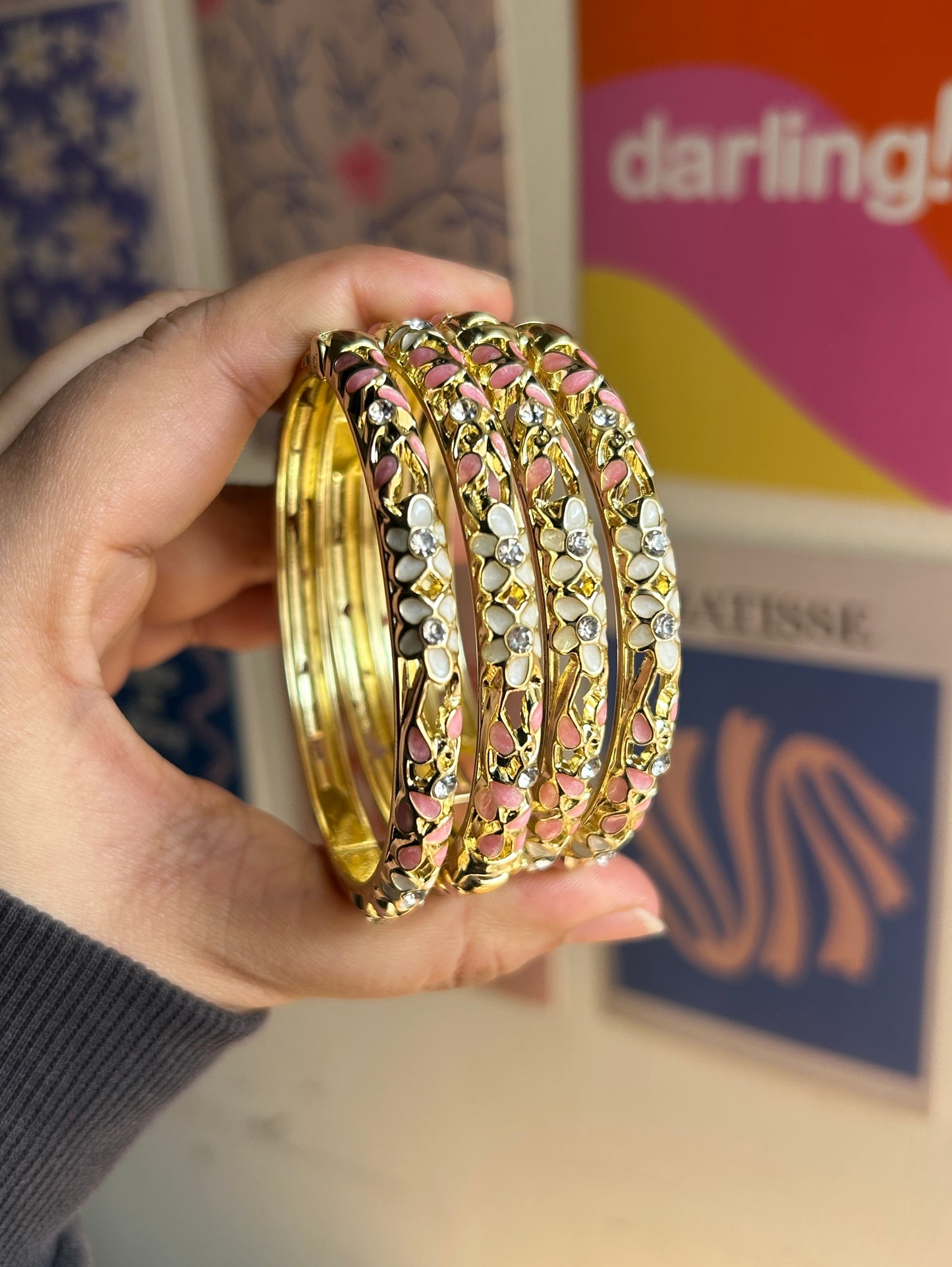Pink& white flower vintage bangle (each bangle)