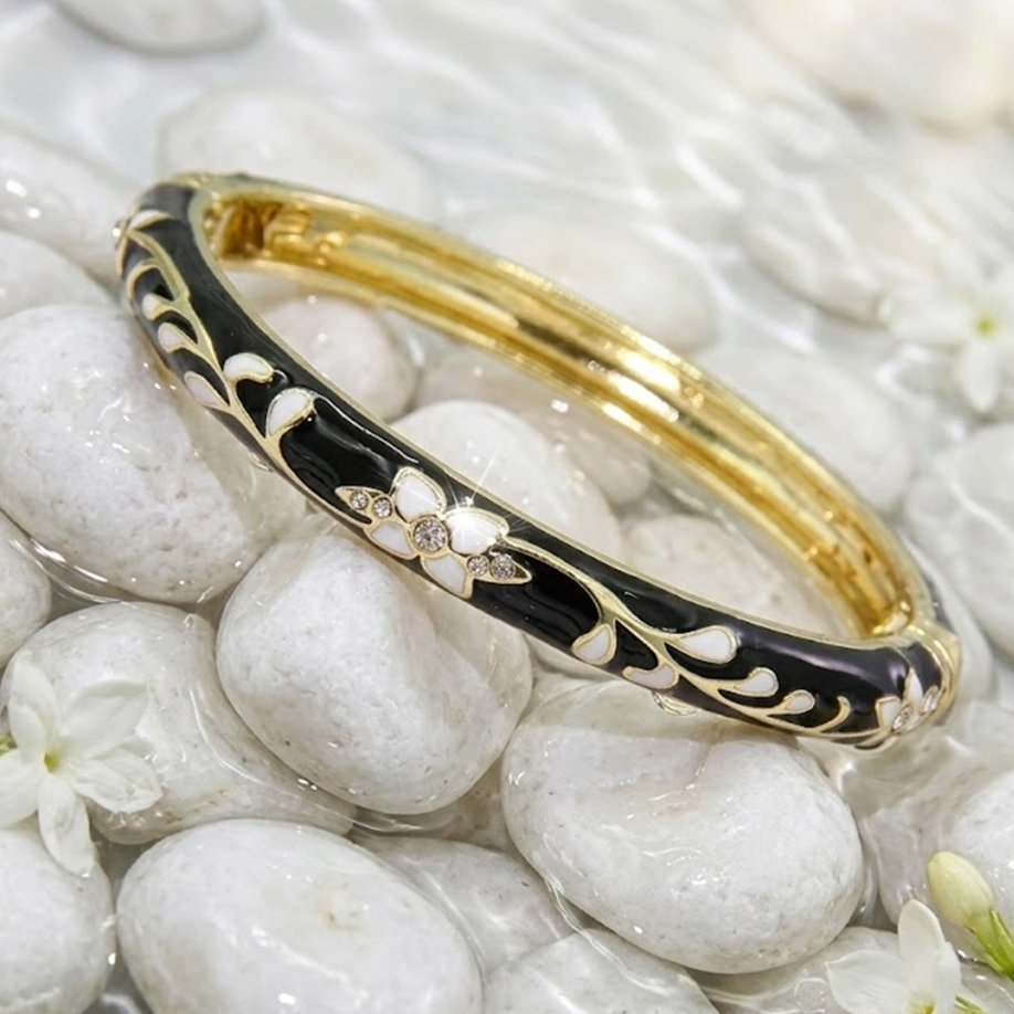 Black Floral Enamel Bangle (Pack of 1)