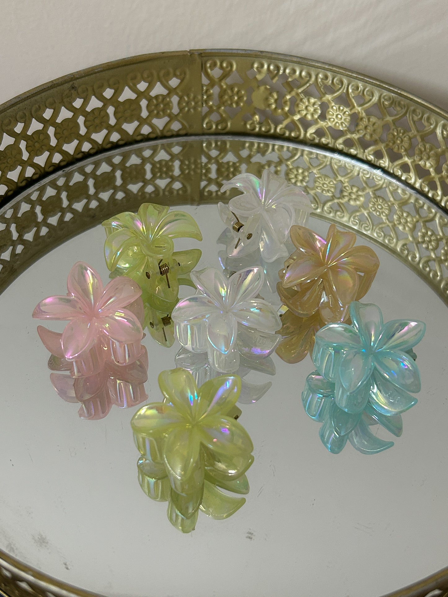 Halo mini flower claw clip
