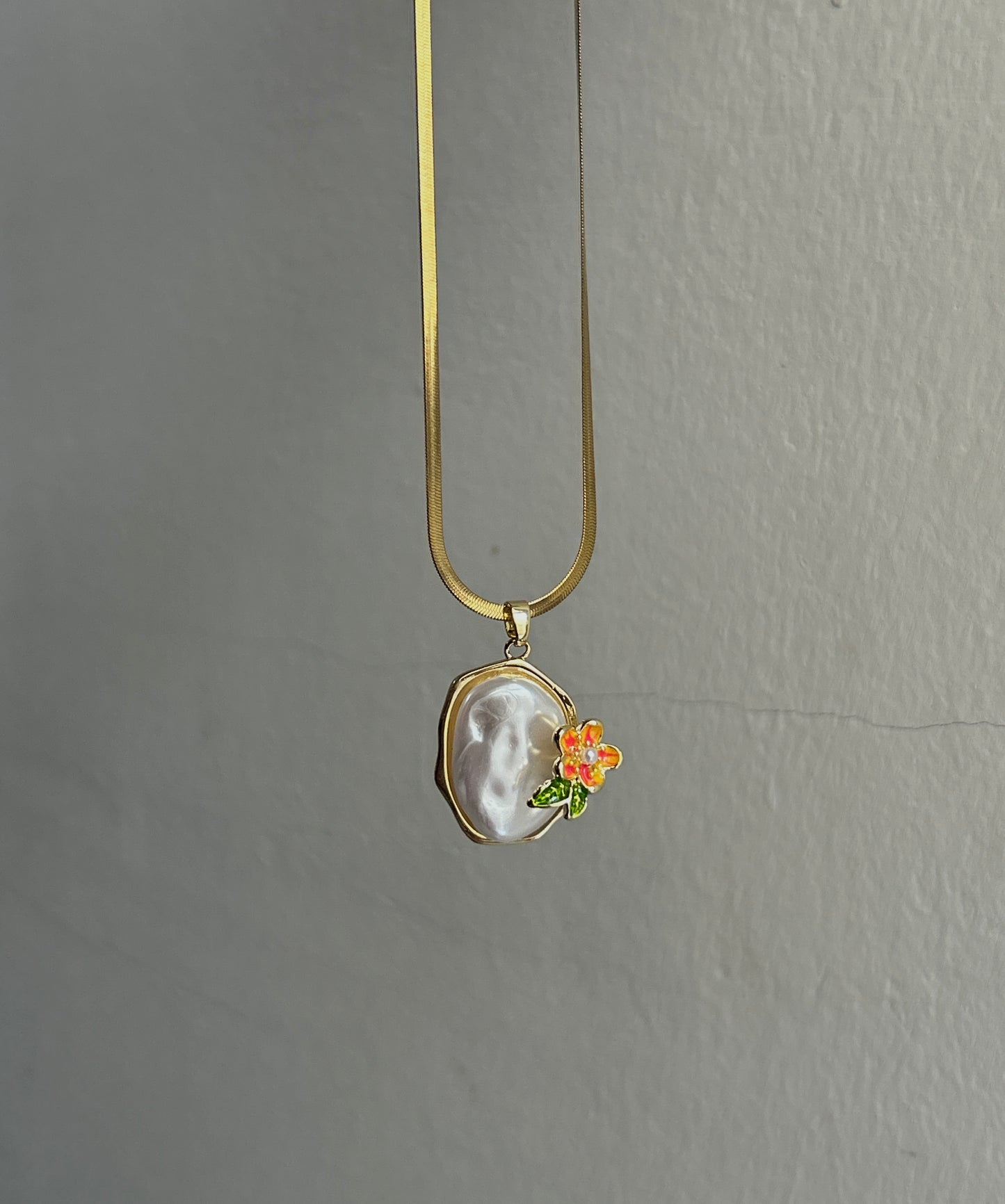 Pearl Glow Necklace
