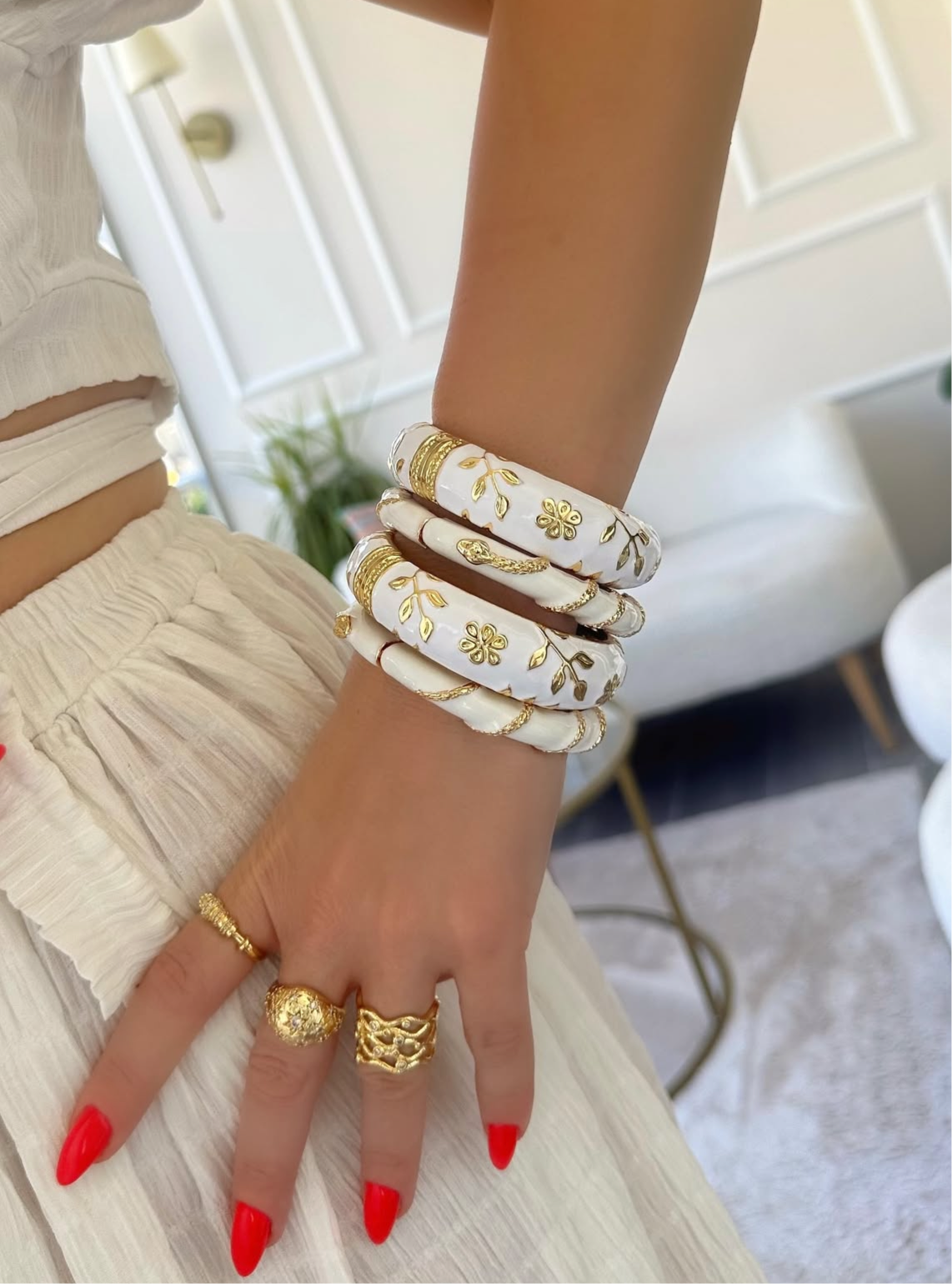 Milky Floral Cuff (Pack of 1)