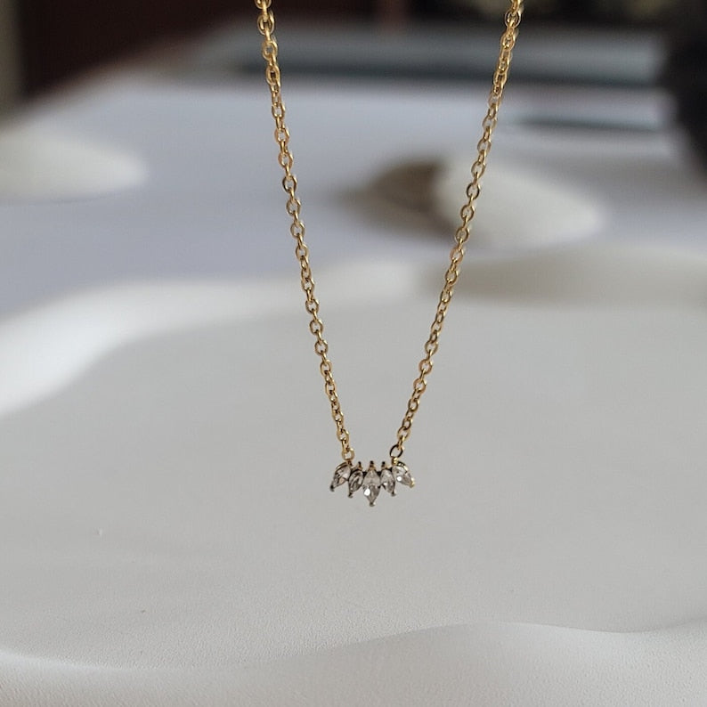 Miss Dainty Necklace