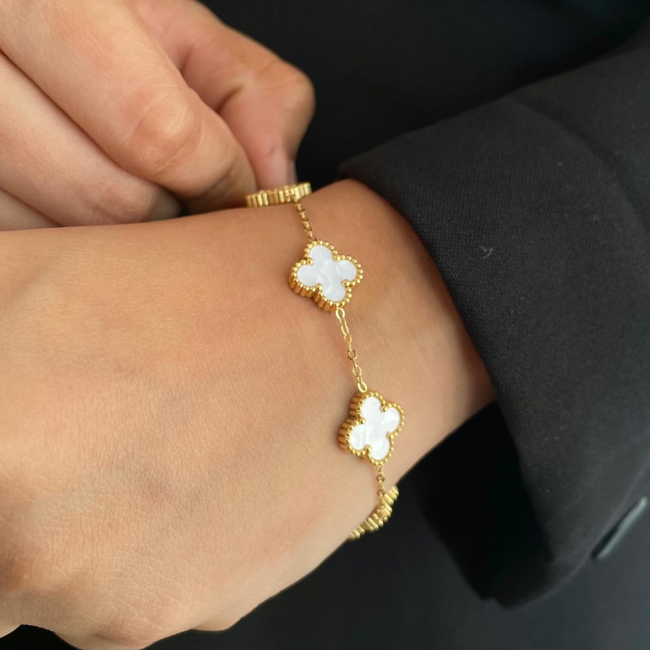 White Pearl Enamelled Clover Bracelet