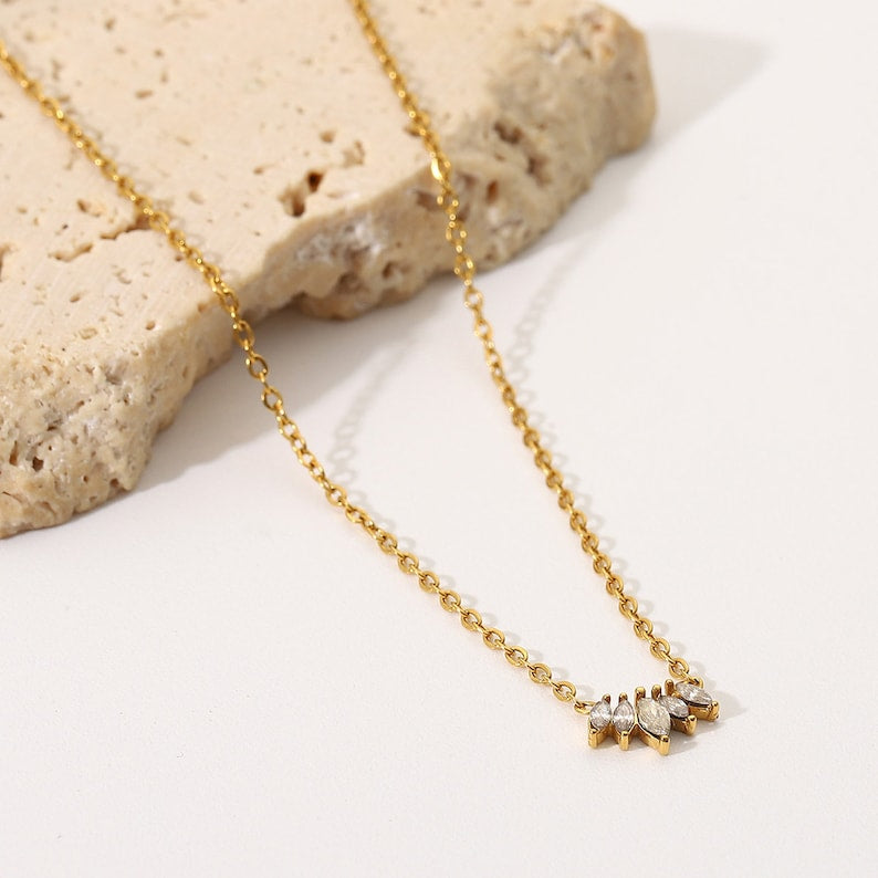 Miss Dainty Necklace