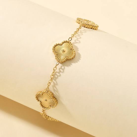 Golden Luck Clover Chain Bracelet