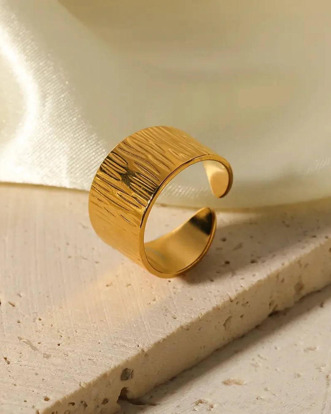 Gleam Gold Ring