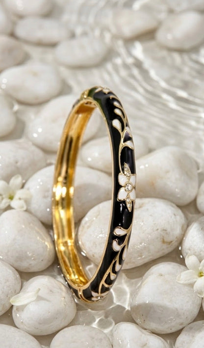 Black floral enamel bangle (Pack of 1)