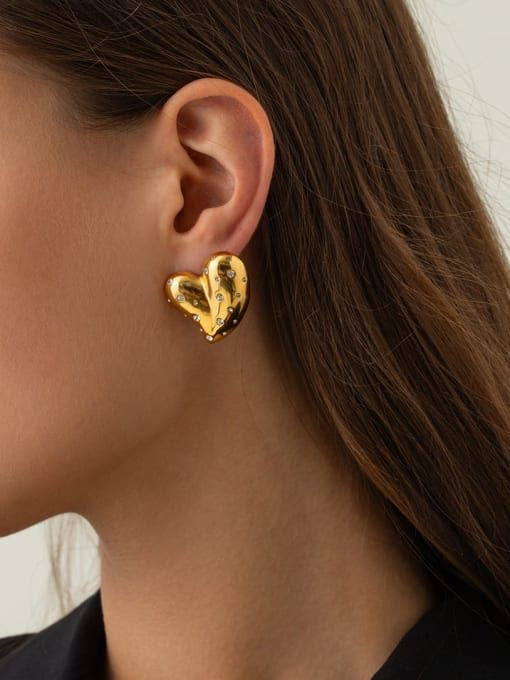 Priya - Jazzy Heart Studs