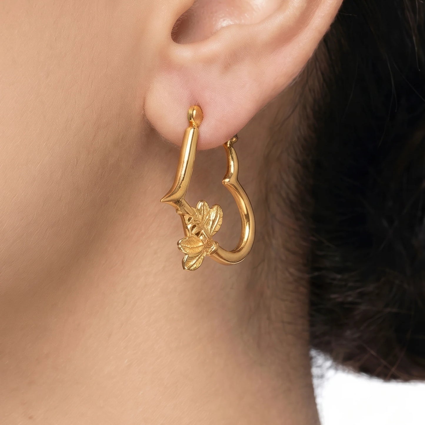 Heart bee hoop earring