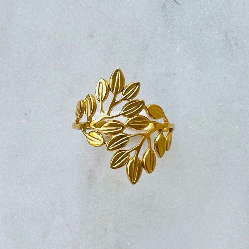 Luxe Leaf Gold Ring