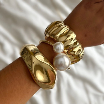 Chunky Ripple Hand Cuff