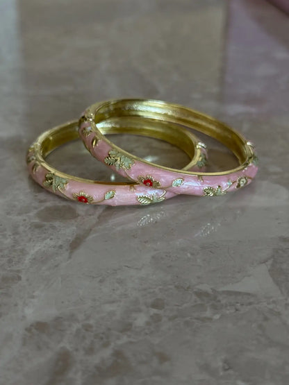 Pink Victorian Bangle (Pack of 1)