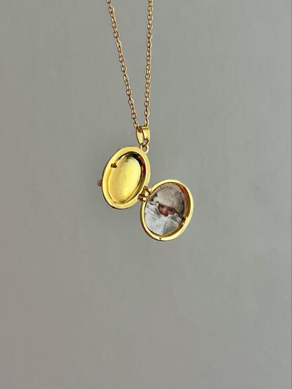 Victorian Cupid Photo Locket
