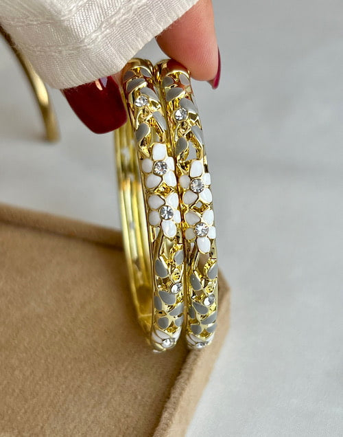 Grey Flower Vintage Bangles