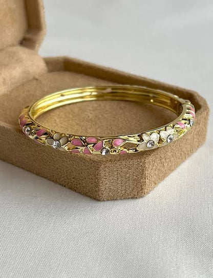 Pink& white flower vintage bangle (each bangle)