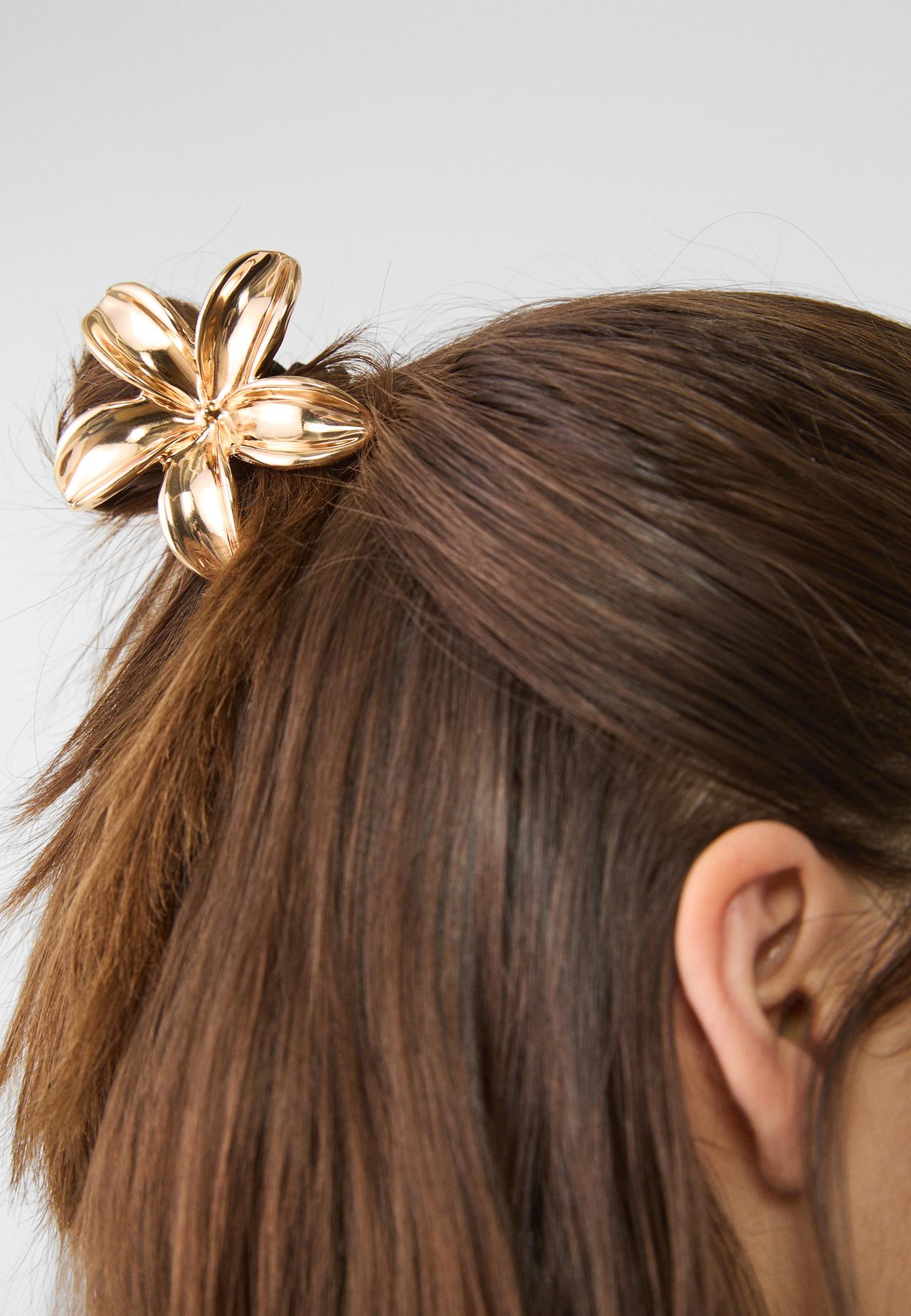 Daisy gold plated pony cuff