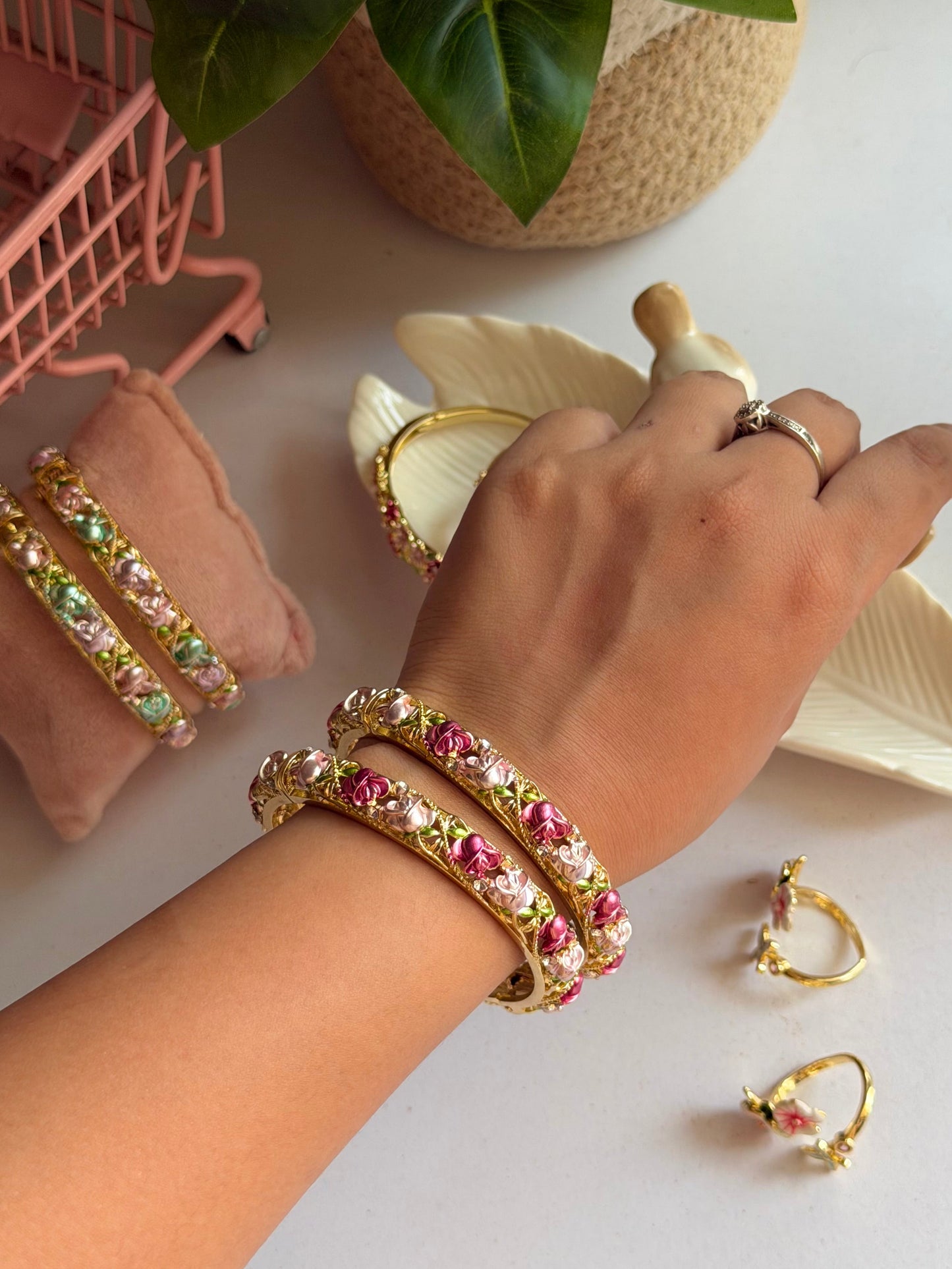 Iris Botanical Bangle (Pack of 1)