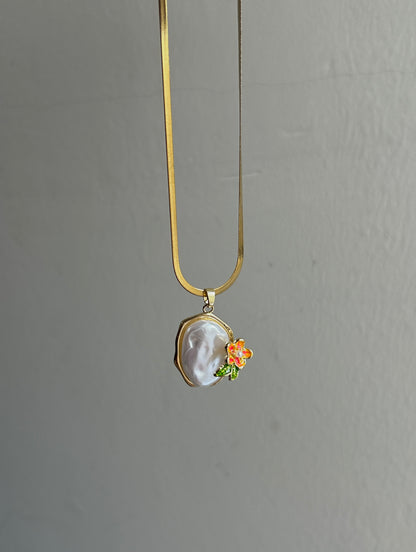 Pearl Glow Necklace