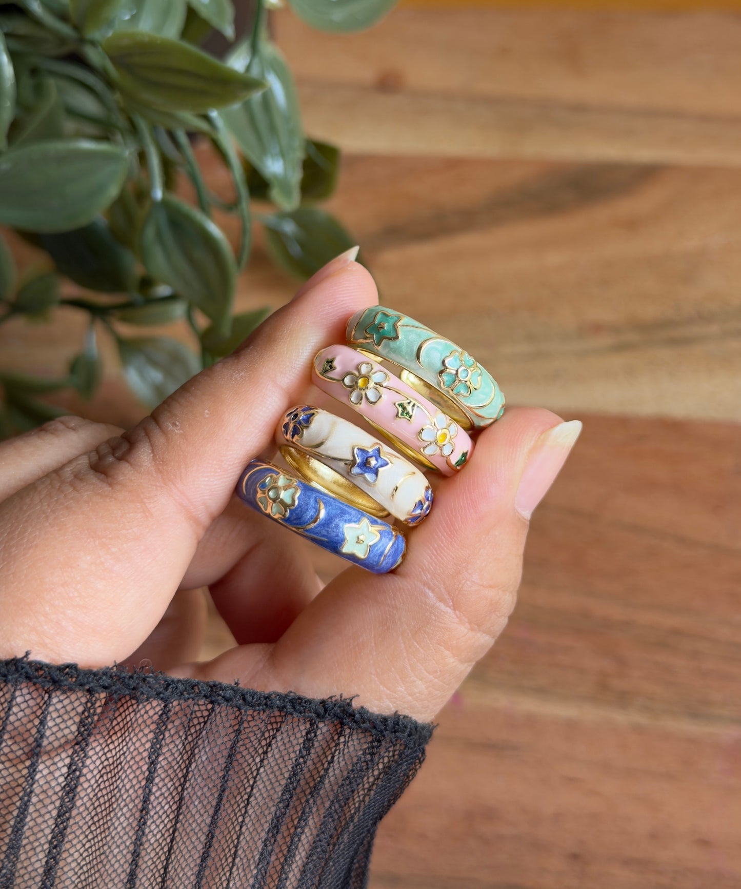 Vintage Floral Enamel Ring