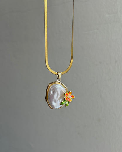 Pearl Glow Necklace