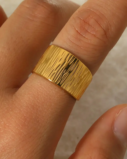 Gleam Gold Ring