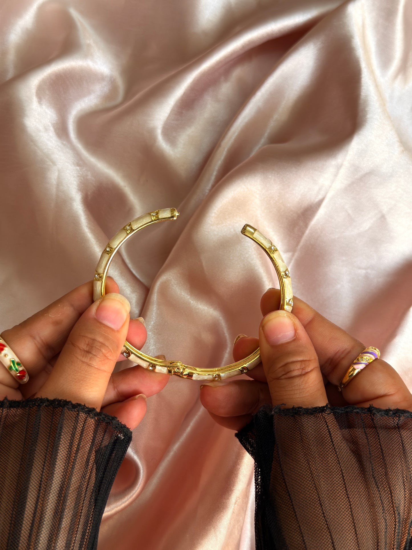 Black & White Vintage Bangle (Pack of 1)
