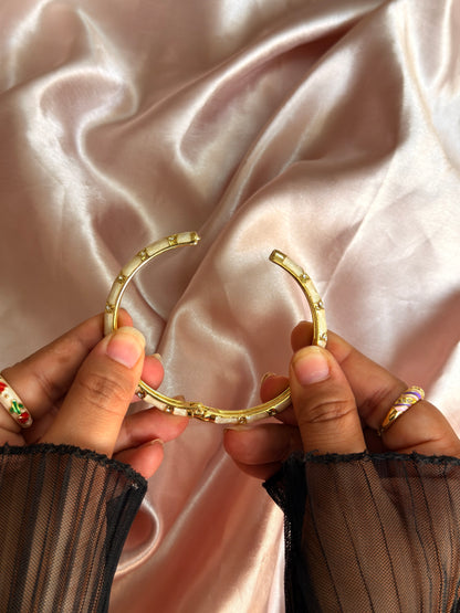 Black & White Vintage Bangle (Pack of 1)