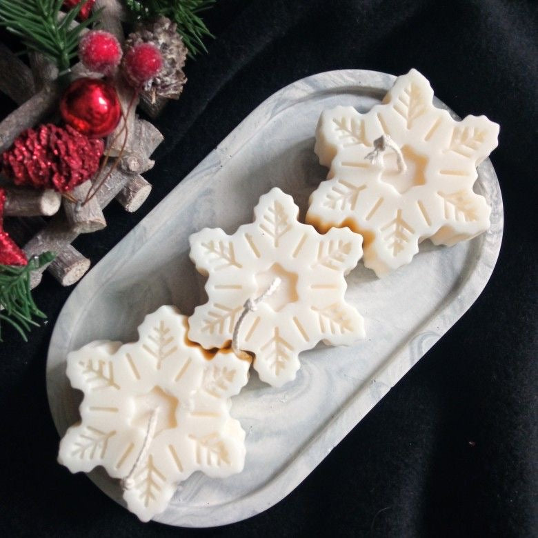 Snowflake Candle for Winter / Christmas