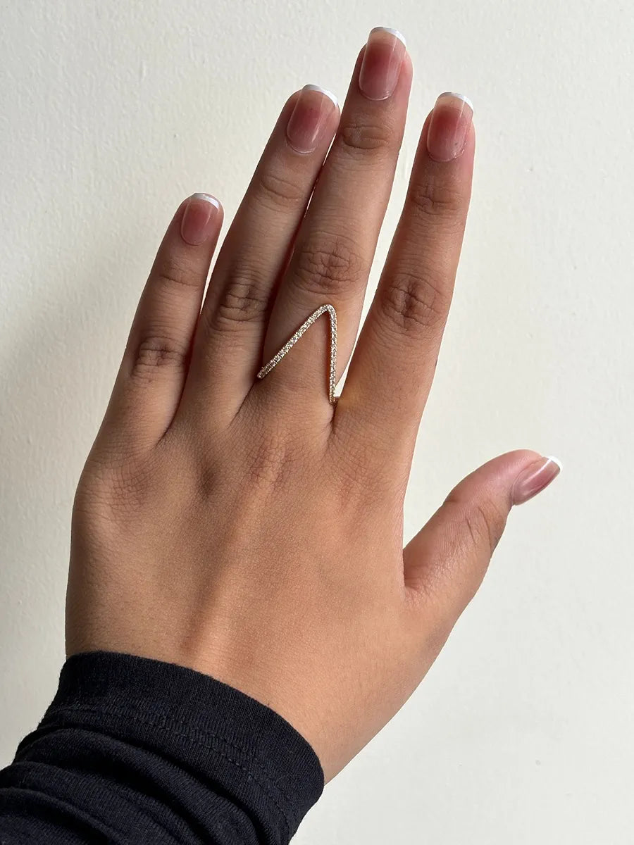 Luxe Reversible V-Shape Ring
