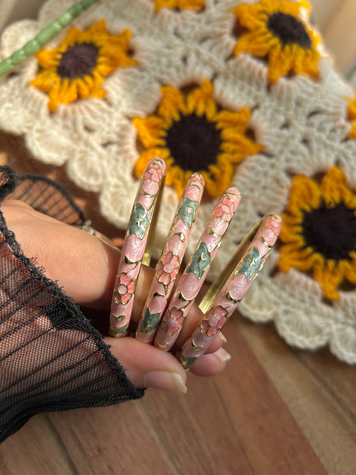 Pink floral vintage bangle (each bangle)