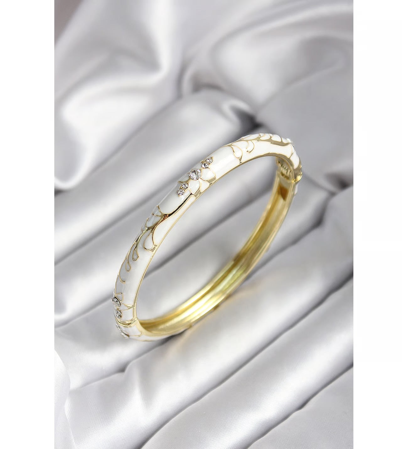 White floral vintage bangle (Pack of 1)