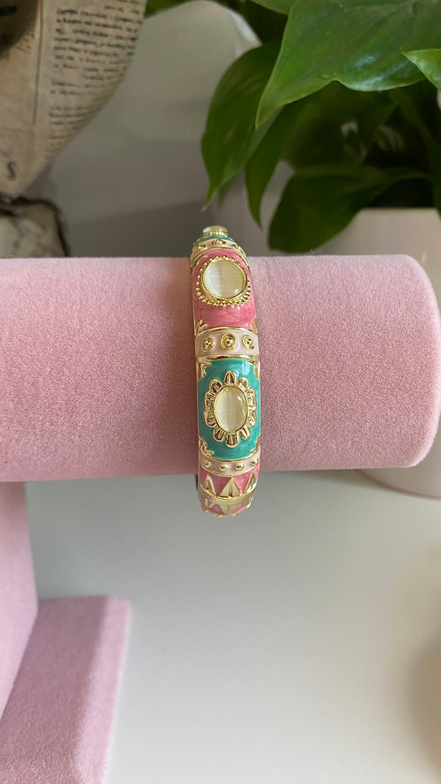 Boho Vintage Bangle (Pack of 1)