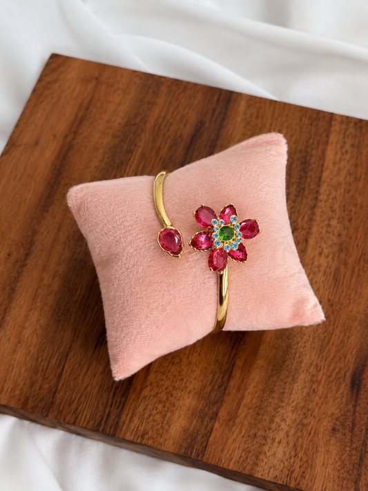 Avena Botanical handcuff