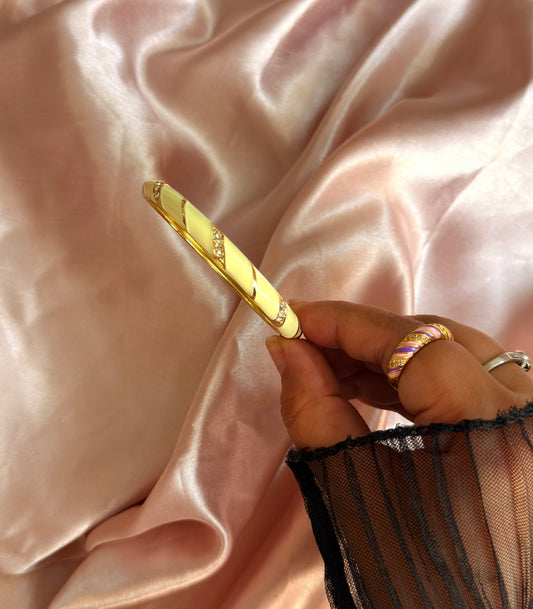 Butter Yellow Vintage Bangle 2.0 (Pack of 1)