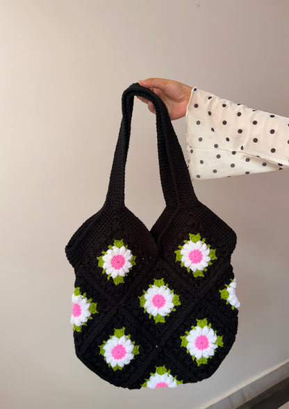Midnight Daisy Crochet tote 🌸