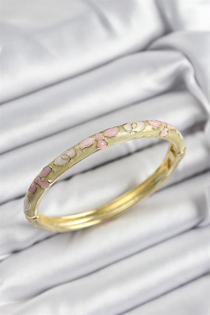Pastel Green Floral Vintage Bangle (Pack of 1)
