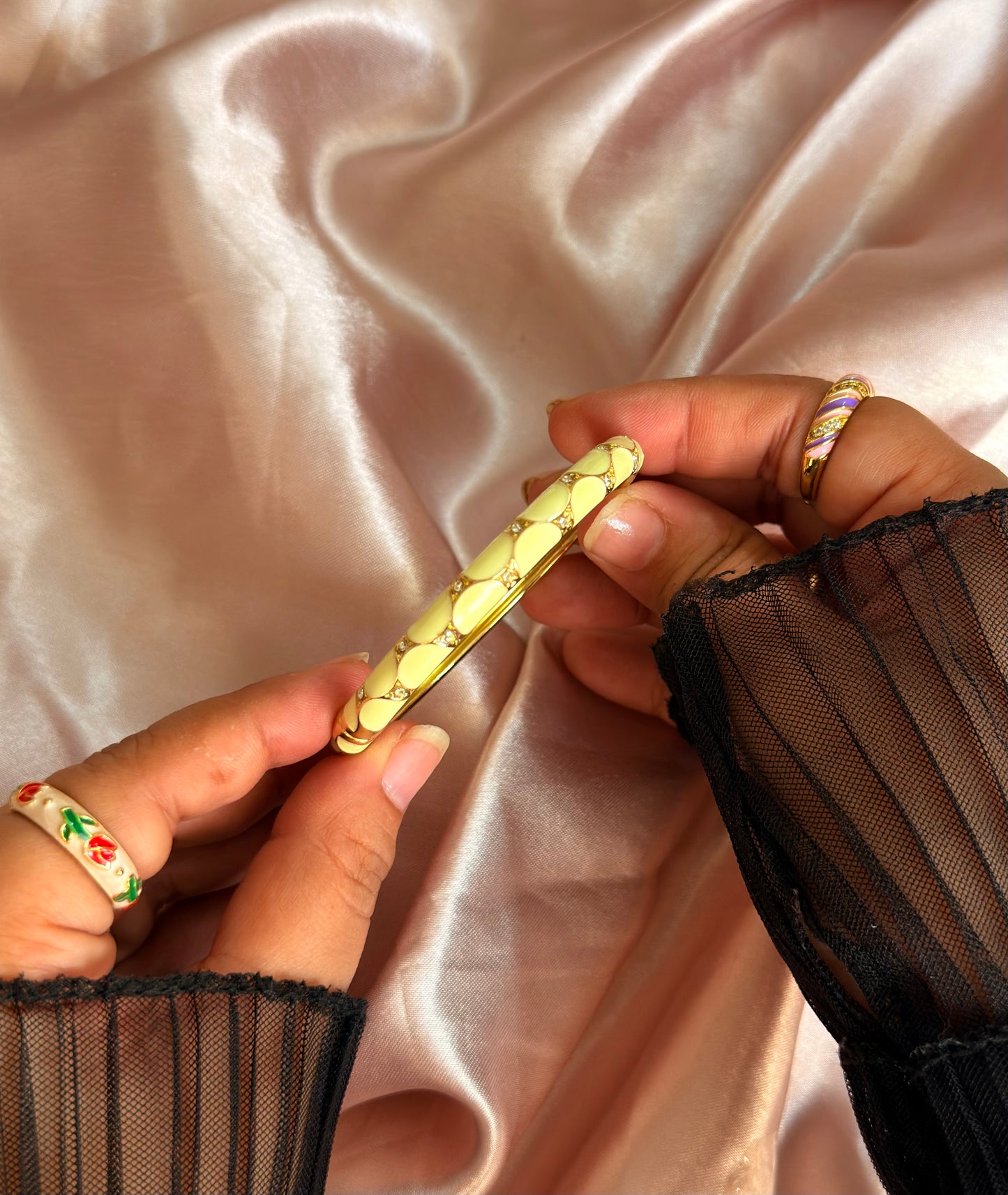 Butter Yellow Vintage Bangle (Pack of 1)