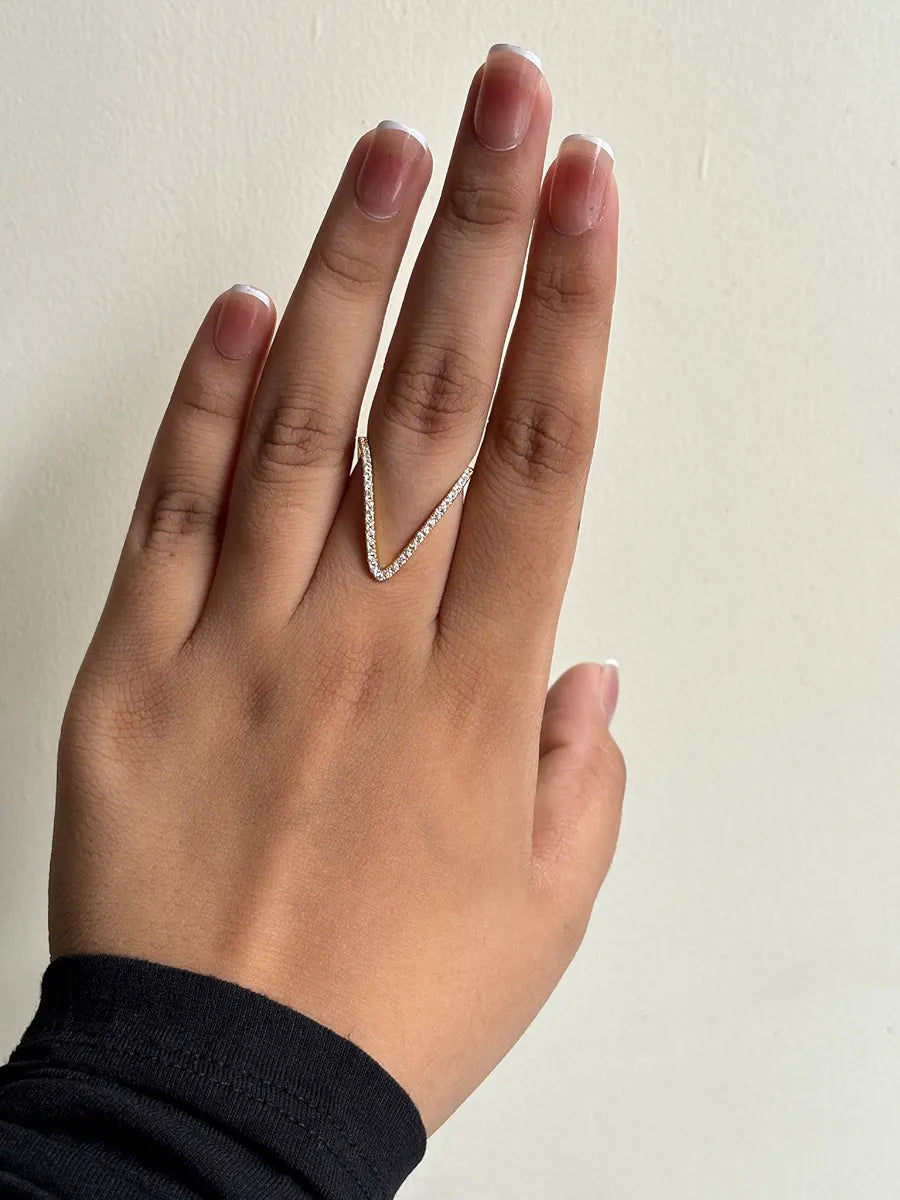 Luxe Reversible V-Shape Ring