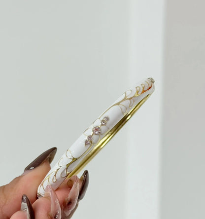 White floral vintage bangle (Pack of 1)