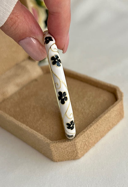 White & black flower vintage bangle ( each bangle)