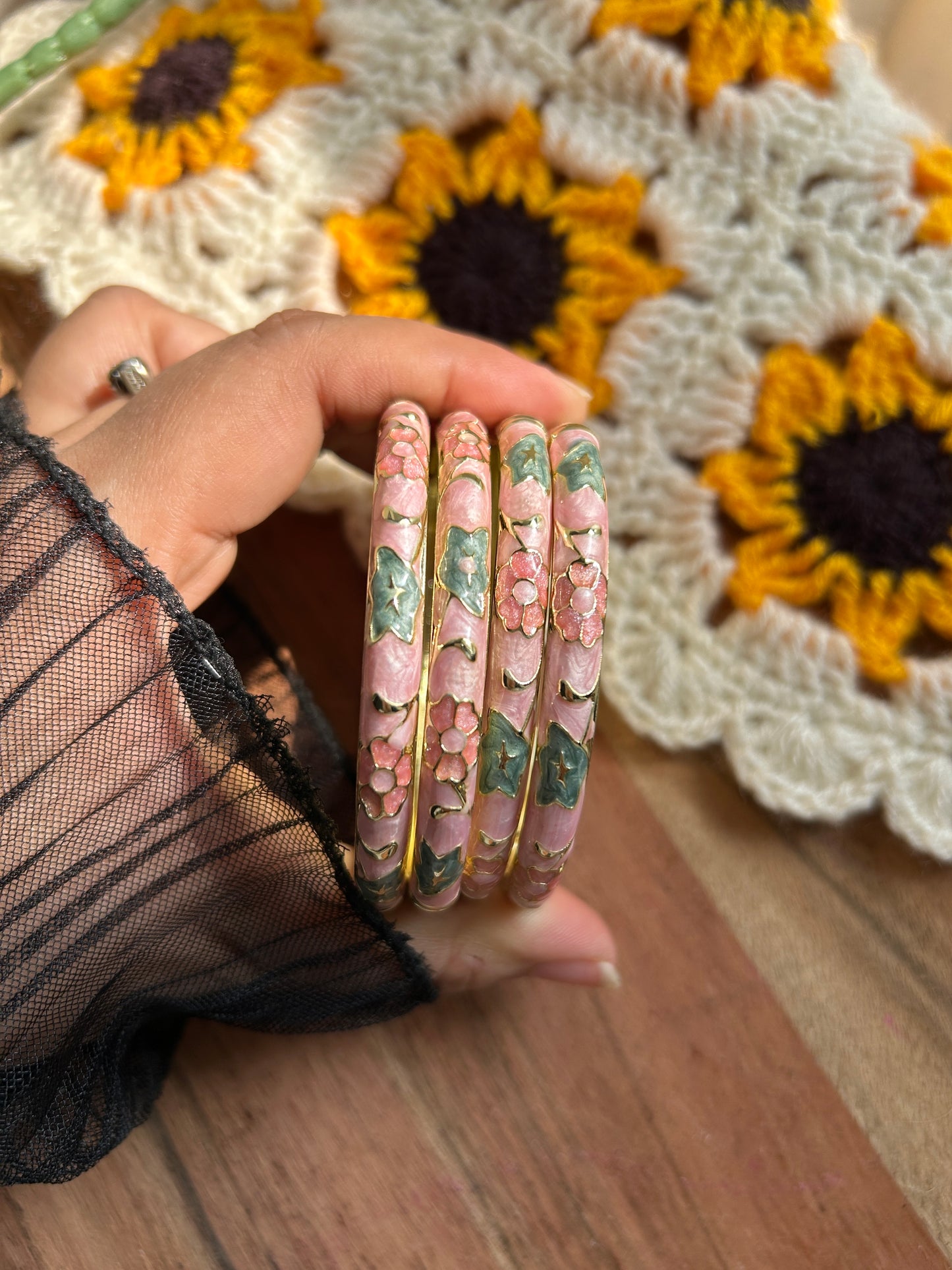 Pink floral vintage bangle (each bangle)